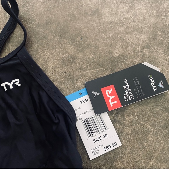 Durafast Solid Diamondfit One Piece Swimsuit - Picture 7 of 10